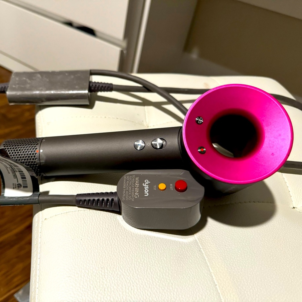 Dyson hair dyer (defective)